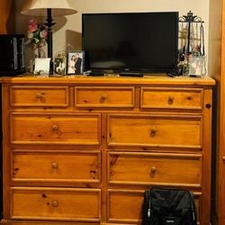 9-Drawer Solid Wood Dresser – Sturdy – $125 OBO
