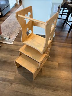 Toddler stand/table