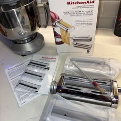 REDUCED - KitchenAid 3-Piece Pasta Roller & Cutter Set.