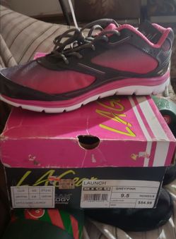 Womens La Gear tennis shoes