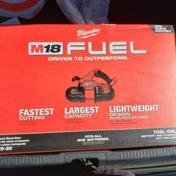 Milwaukee M18 Compact BandSaw 