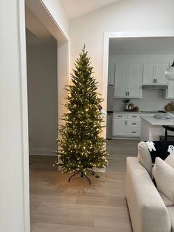 7.5 ft Grand Duchess Slim Twinkling Christmas Tree