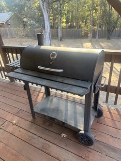 Charcoal / Wood Barrel BBQ Grill & Smoker