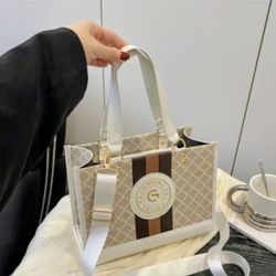 Brand New Women's Crossbody/ Handbag 👜 