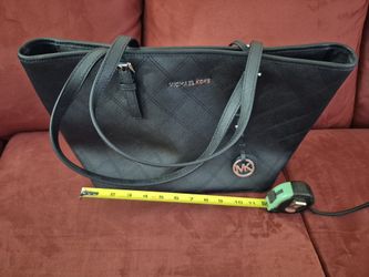 Michael Kors Jet Set Travel Bag