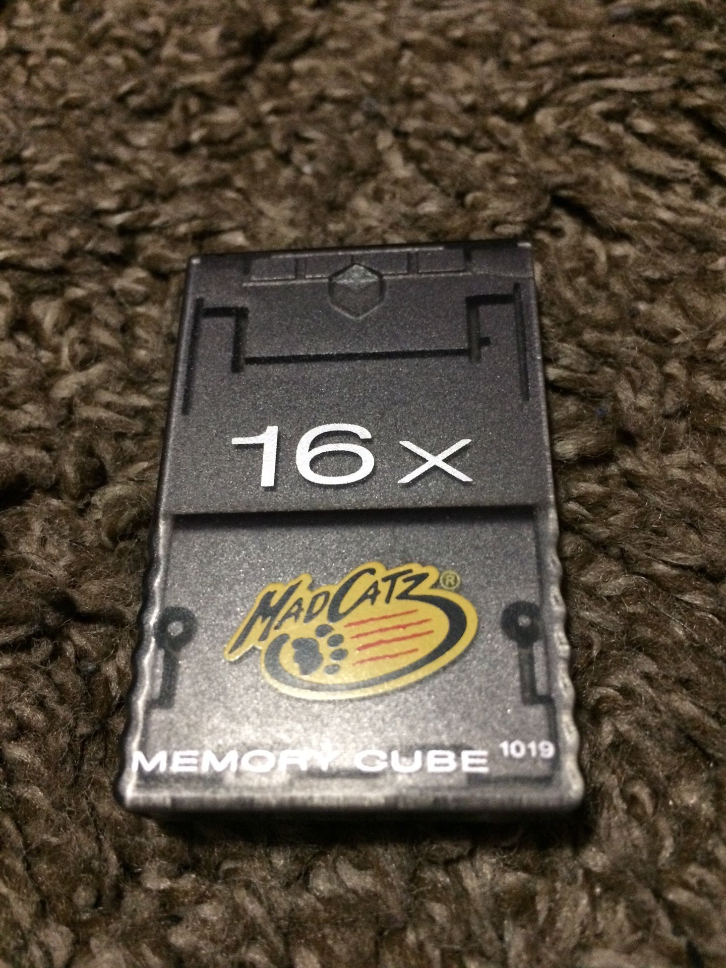 MAD CATZ 16X MEMORY CARD FOR NINTENDO GAMECUBE