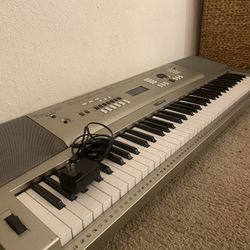 Piano Keyboard 