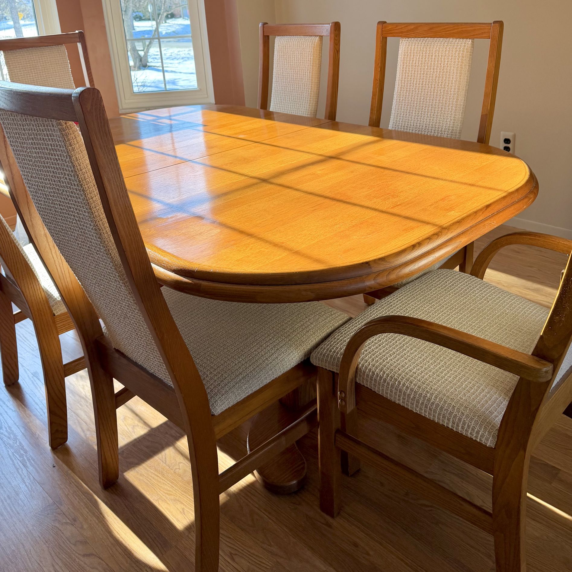 Broyhill Solid Oak Dining Set and Hutch