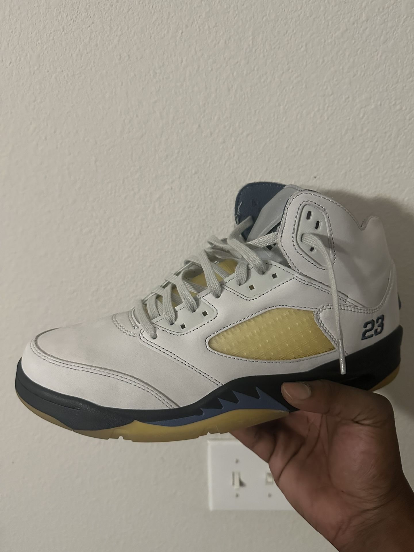 Ma Maniére Jordan 5 ‘Dawn’ Woman’s Shoe