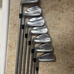 Lefty Taylormade P790 4-P Iron Set Stiff