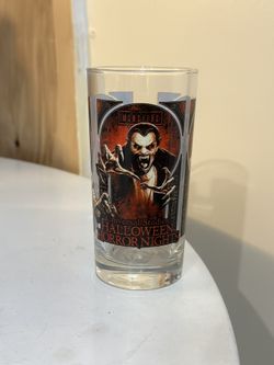 UNIVERSAL MONSTERS Halloween Horror Nights Glass (2022) Dracula/Mummy