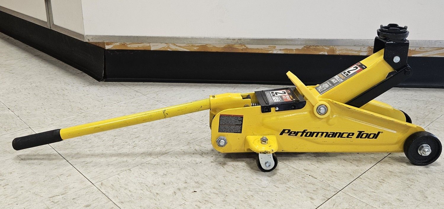 Performance Tools W1606 2 Ton (4000 lbs) Compact Trolley Jack 815507-1
