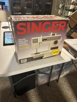 Singer Vintage Sewing Machine Model 9420 Works But See Desc