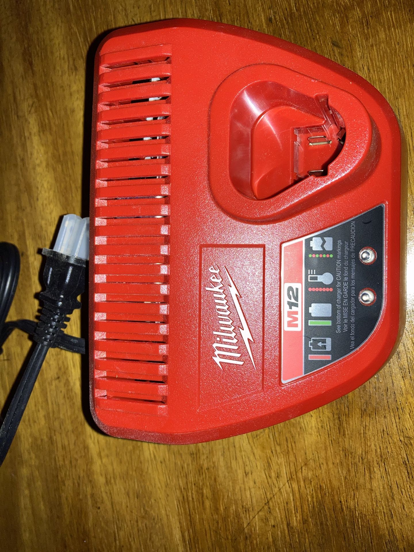 NEW Milwaukee M12 Charger