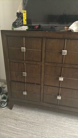 Dresser with matching 2 night stands