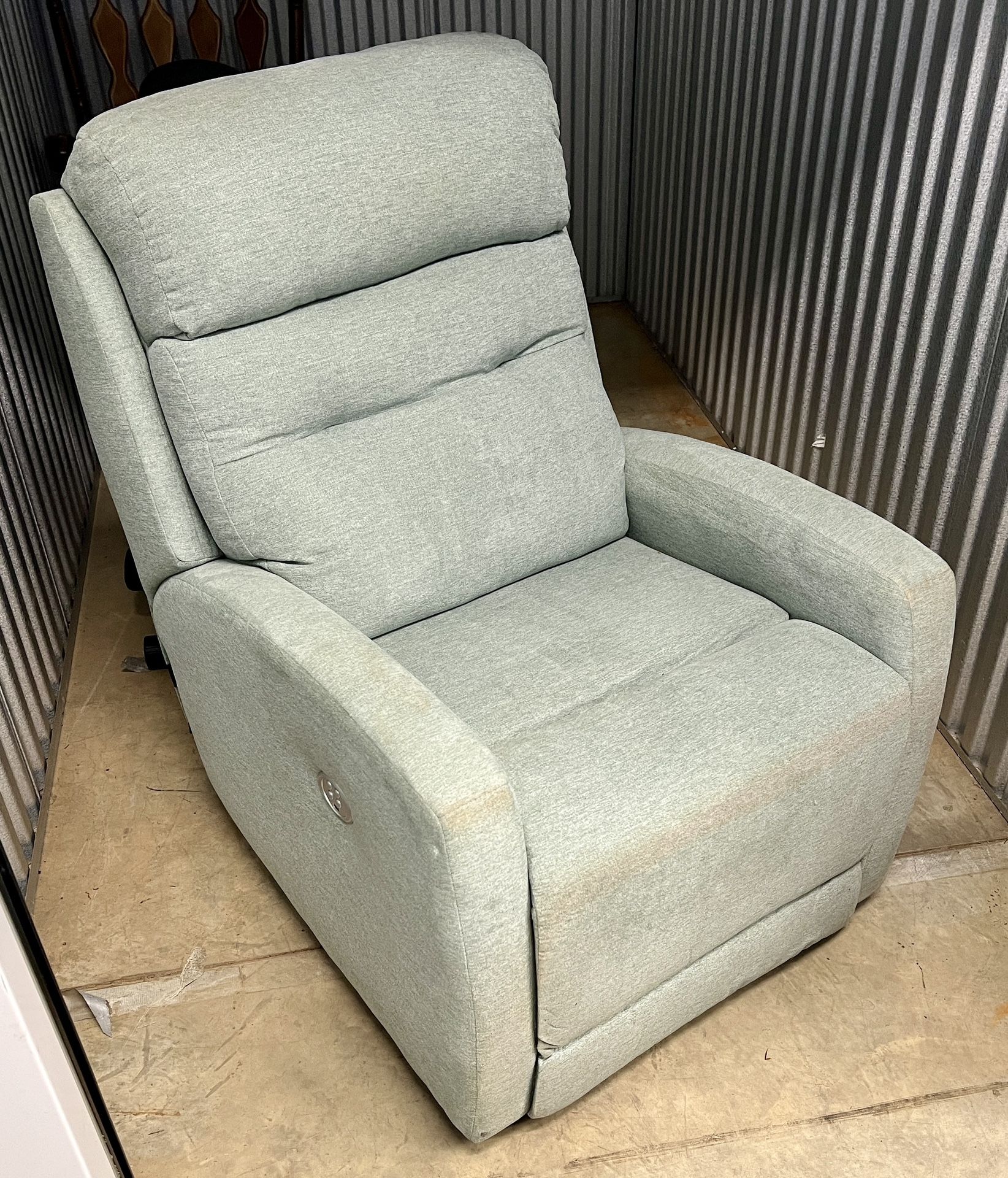 Southern Motion Electric Recliner 