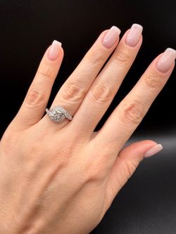 14K white gold natural 1.1ct diamonds absolutely gorgeous ring 3.3g