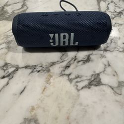JBL Flip 6 Portable Bluetooth Speaker Navy Blue
