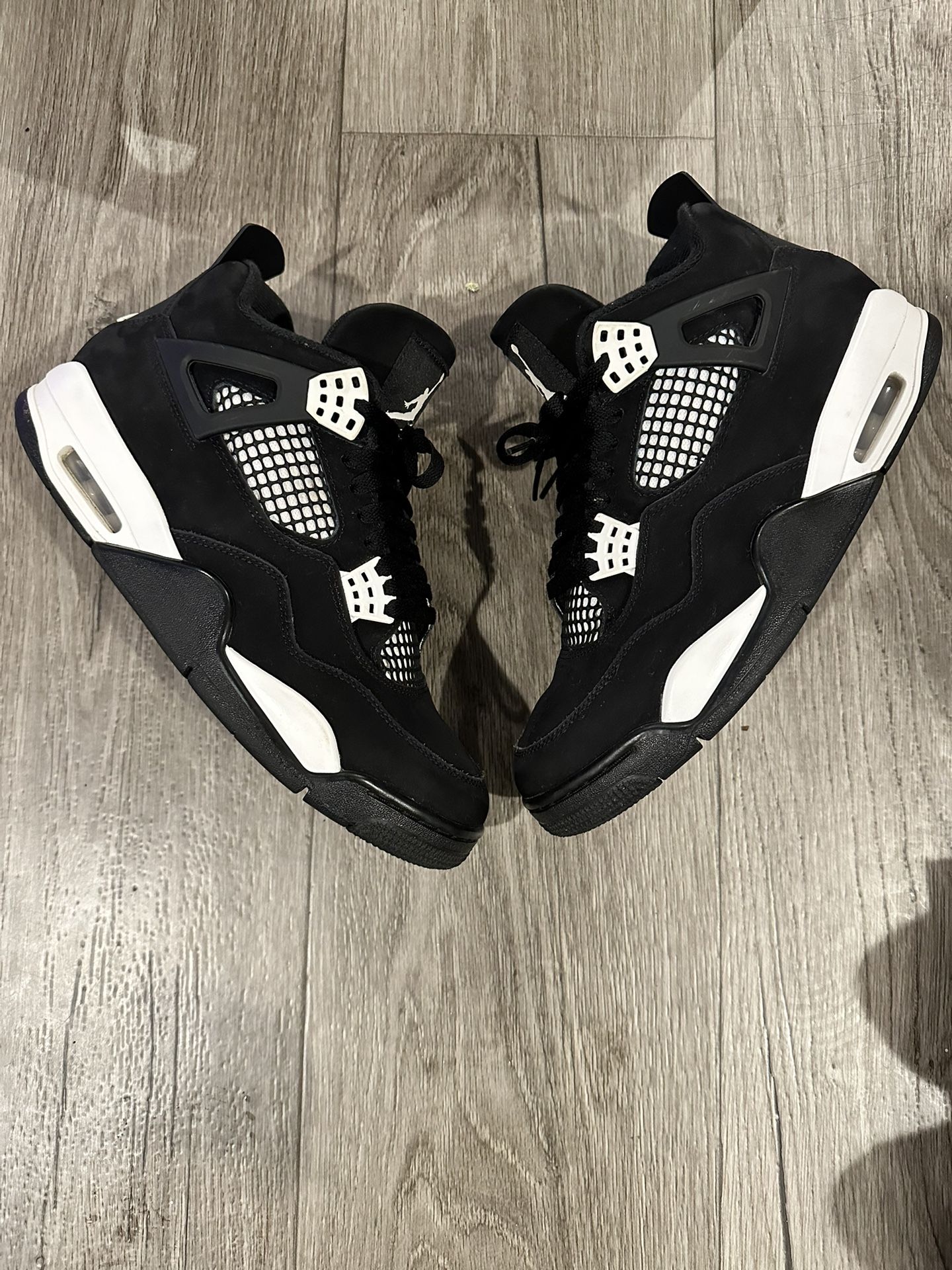 White Thunder Jordan 4