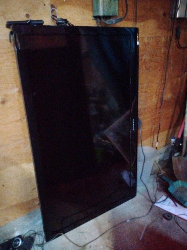 DYNEX 60in
LED TV
MODEL: DX-600260A13