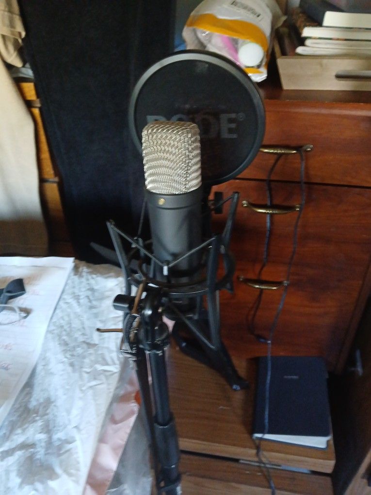 RODE NT MICROPHONE IN EXCELLENT CONDITION 5th GENERATION