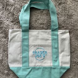 NEW Trader Joes Min Tote Bag GREEN