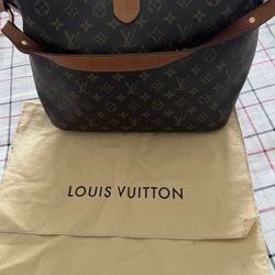 Lv Authentic 