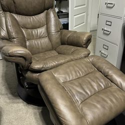 Leather Stressless Recliner with Footrest 