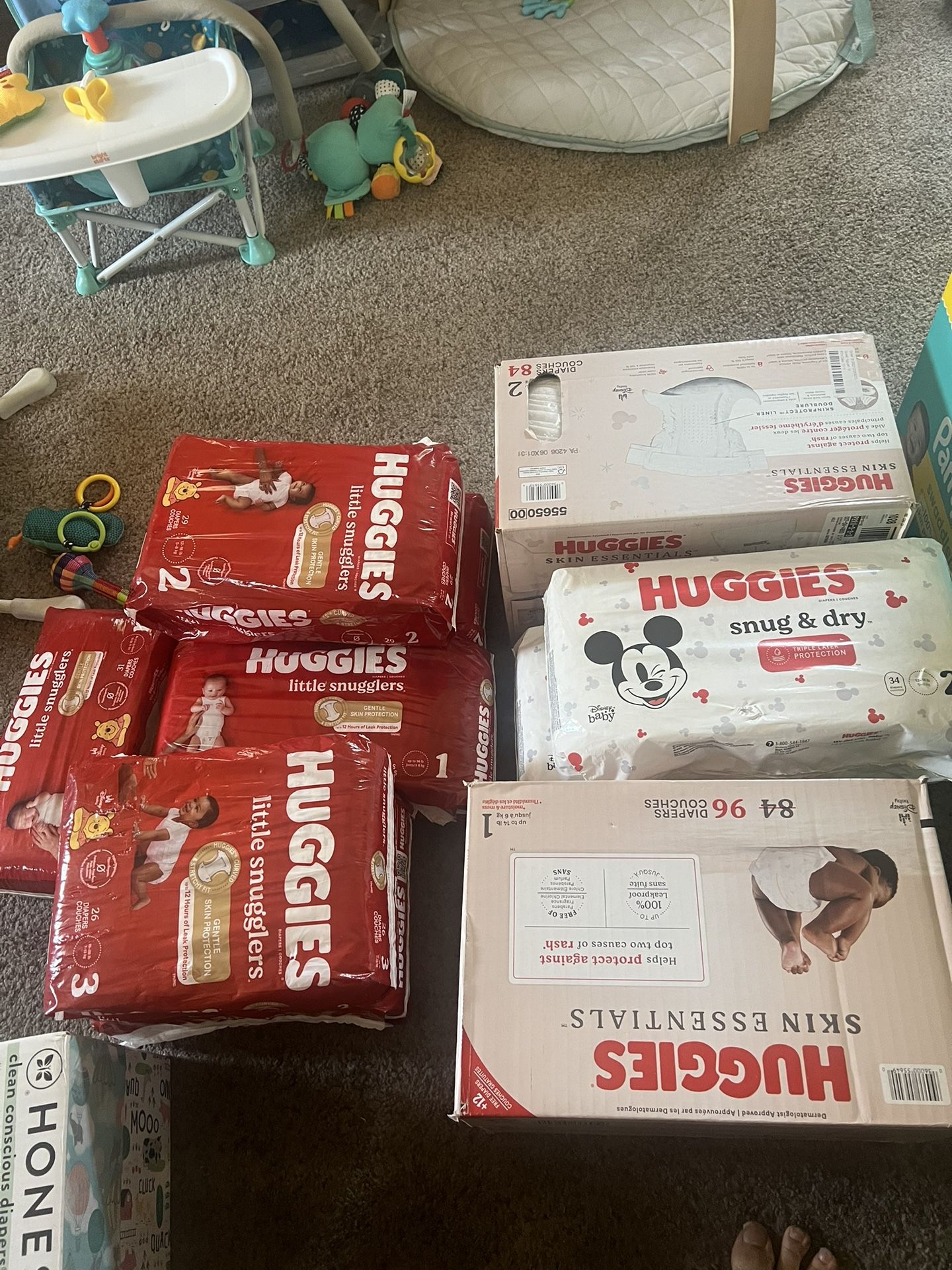 HUGGIES Baby/infant Diapers. Sizes 1,2,3