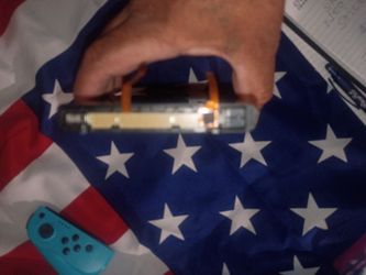 Brok Nintendo switch right side is broken but still charges and turns on