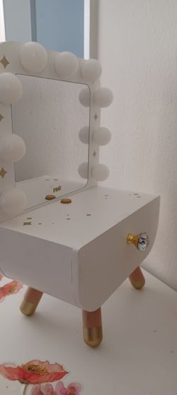 FAO Vanity for kids