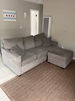 Light Grey L-Shape Couch with Interchangeable L-Shape