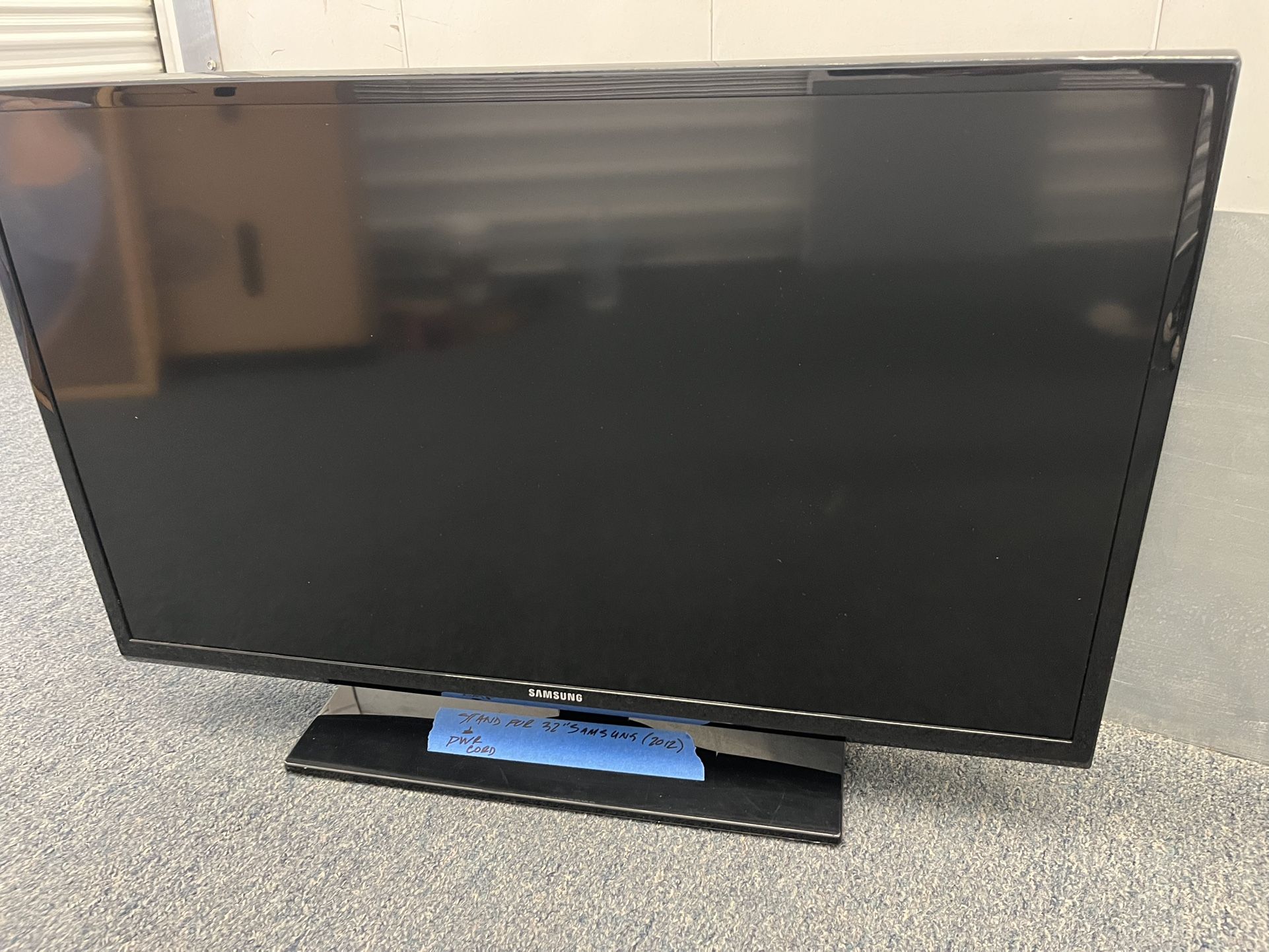 Samsung 32” TV