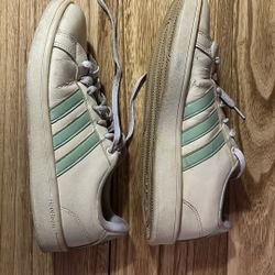 Adidas Cloud foam 