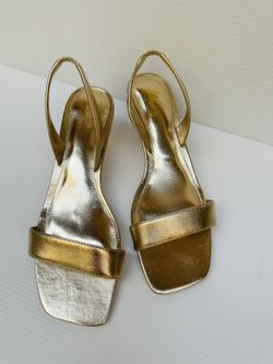 NWOT Lilly Pulitzer Women's Cary Gold Sandals size 8.5M