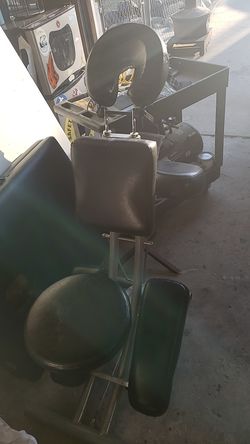 Back rest tattoo or massage chair.. in good condition no rips or tares...