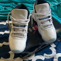 Size 9 Jordan 11s