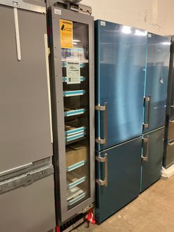 Liebherr MW-1800 Built-In Wine Fridge (Open Box / Scratch & Dent)