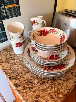 Poinsettia dish set