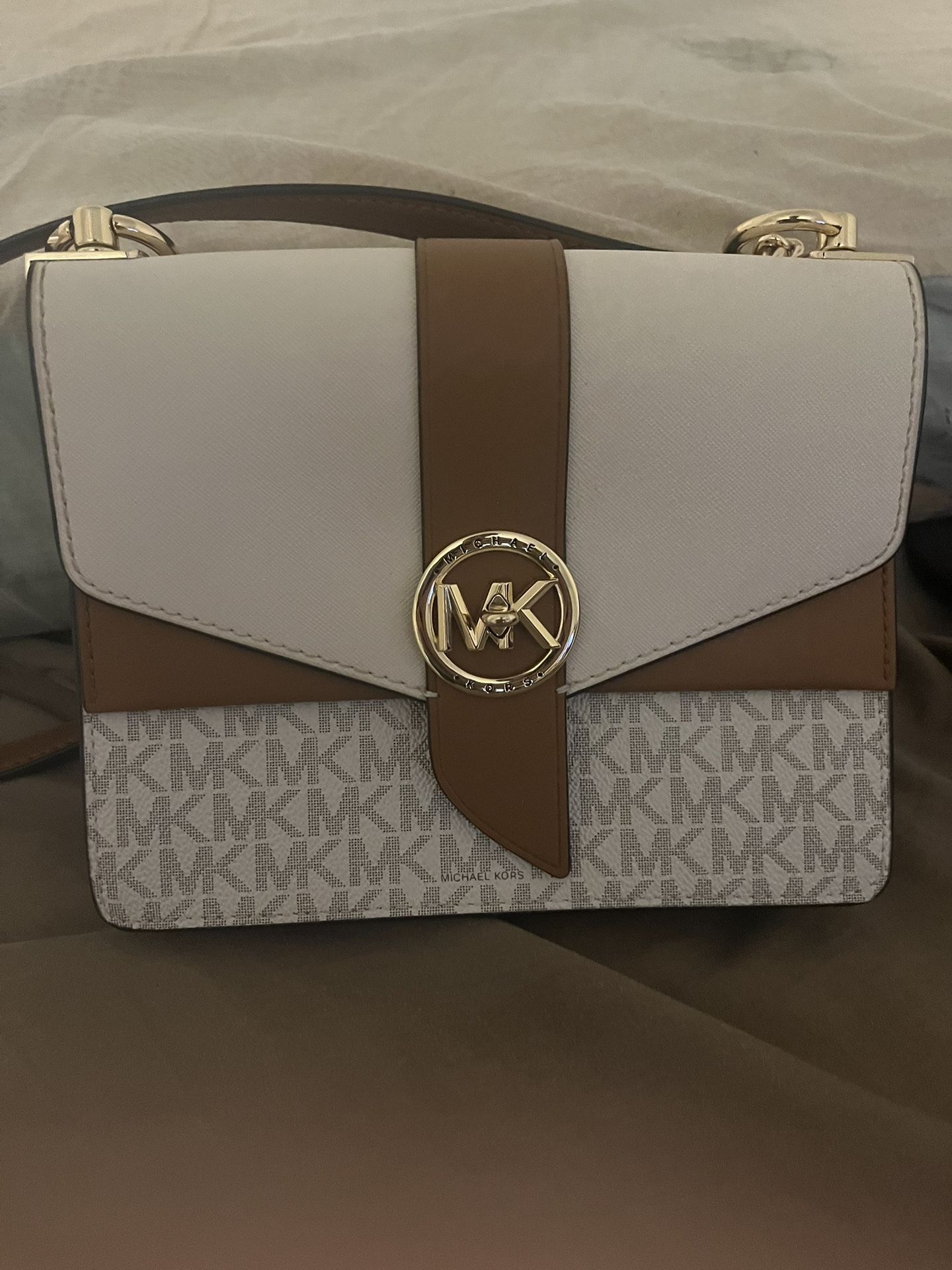 Michael Kors Crossbody Bag for Sale in San Antonio, TX OfferUp