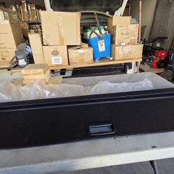 Audi Q-5 Cargo Cover In Carbon Fibre Texture Black 