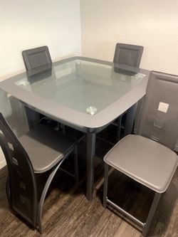 Dining room set with 4 chair