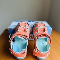 New In Box Machine Washable See Kai Run Runners Little Kids Size 13