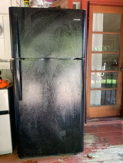 Refrigerador trabaja muy bien lo vendo porque no lo necesito