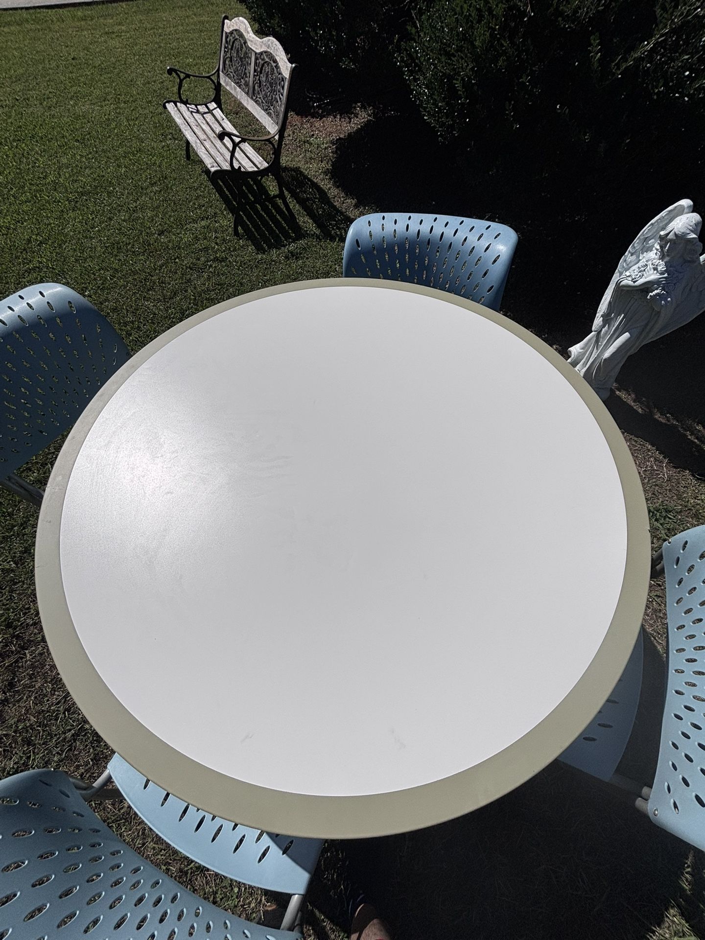 Kitchen Table 40 Obo.