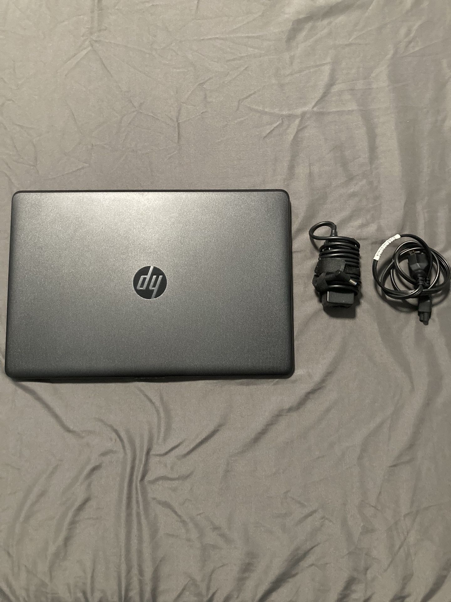 HP 15-BS015DX 15.6 Inch Touchscreen 8GB RAM 128gb ssd-I5 7th Gen Laptop - Black (With Charger)