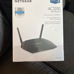 NETGEAR AC1200 WiFi Router 