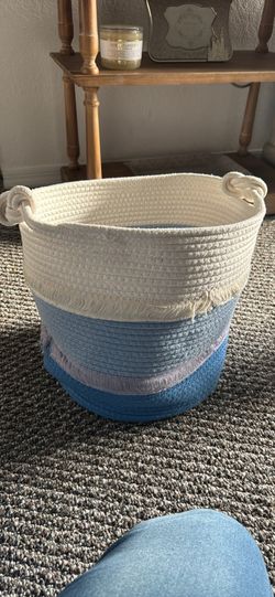 Medium/large Blue Ombré Rope Bin 