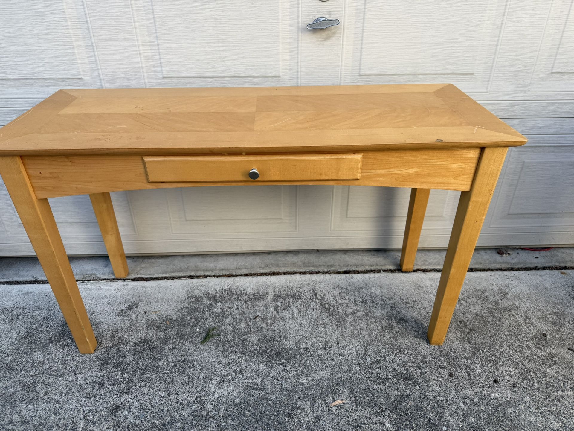 Skinny Table Free