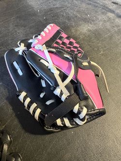 New T ball glove for left handed throwers